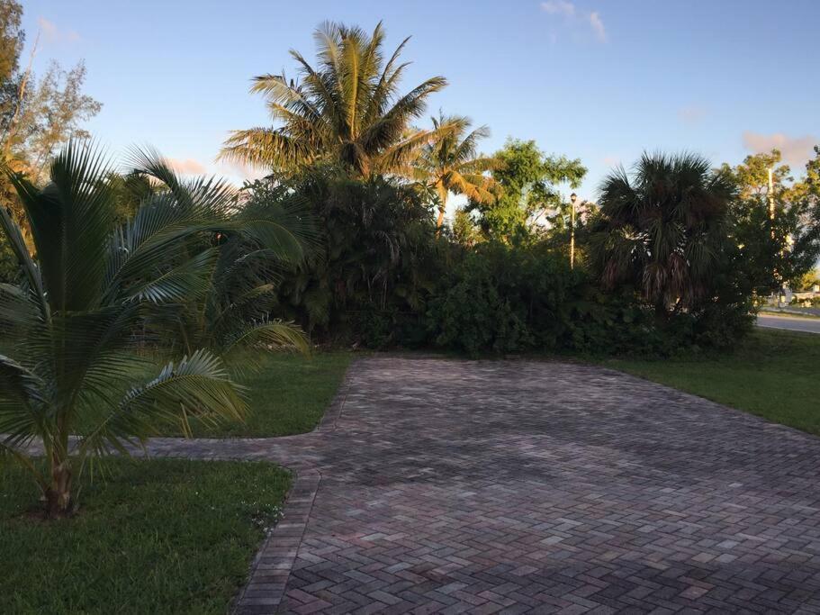 House With Pool, 10 Mins Drive To The Beach! Villa Miami Shores Exterior foto